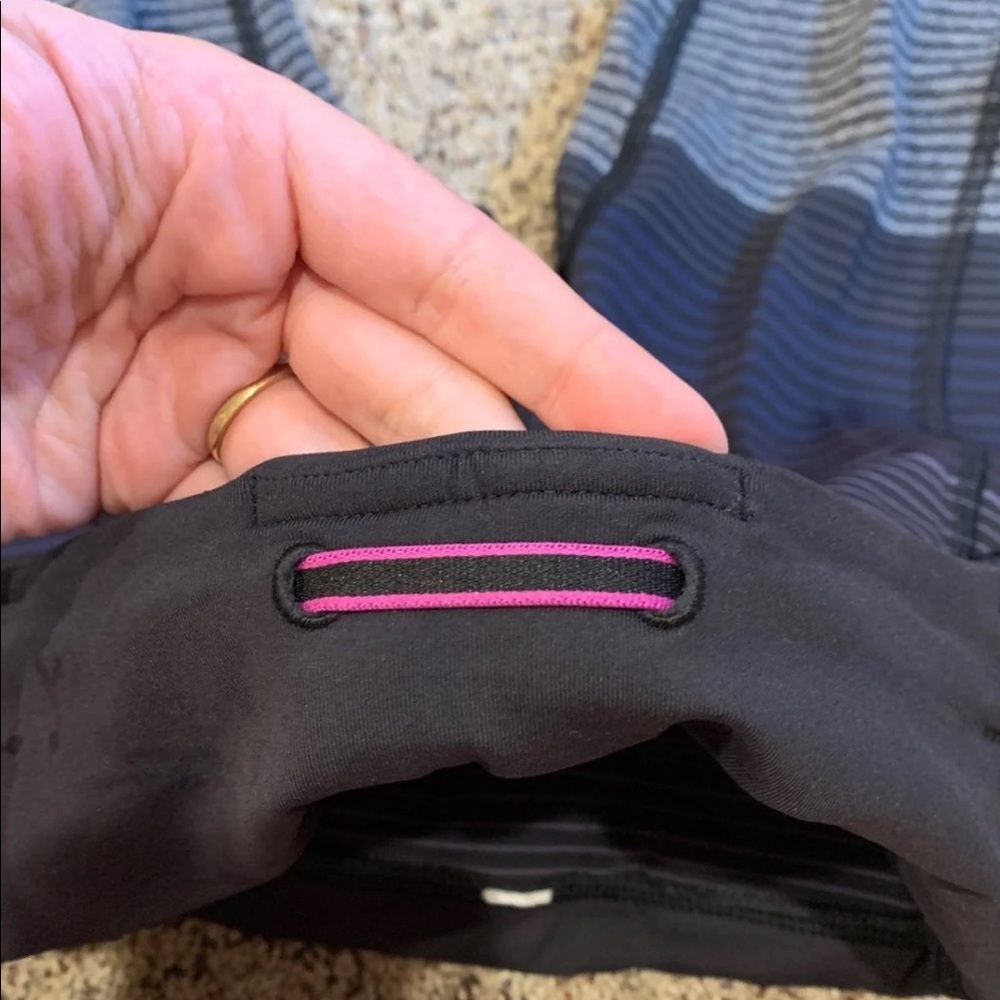 Lululemon om stripe speed tights size 2 - Picture 8 of 8